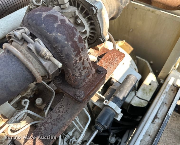 image for item EB2900 1999 International 2674 vacuum truck