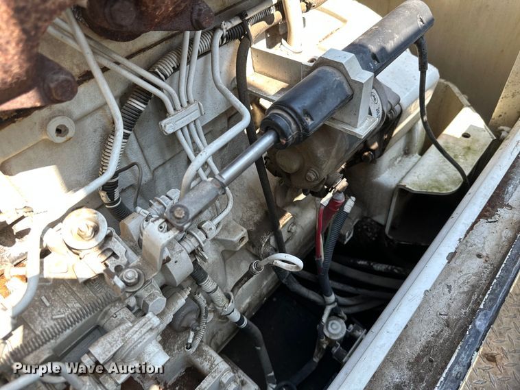 image for item EB2900 1999 International 2674 vacuum truck