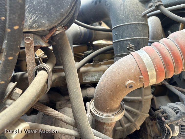 image for item EB2900 1999 International 2674 vacuum truck