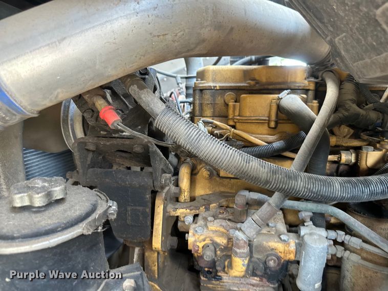 image for item EB2900 1999 International 2674 vacuum truck
