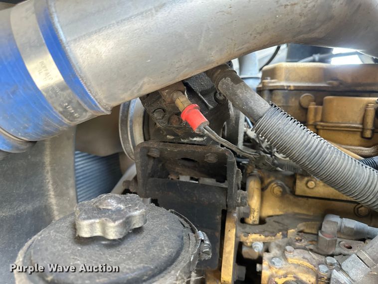 image for item EB2900 1999 International 2674 vacuum truck