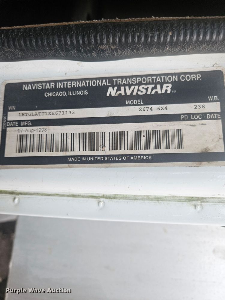 image for item EB2900 1999 International 2674 vacuum truck