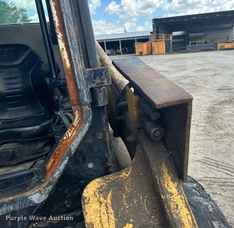 image for item EB2910 2012 Caterpillar 226B3 skid steer loader