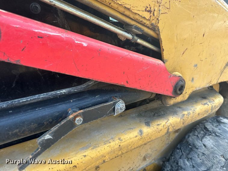 image for item EB2910 2012 Caterpillar 226B3 skid steer loader