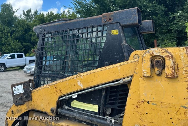 image for item EB2910 2012 Caterpillar 226B3 skid steer loader