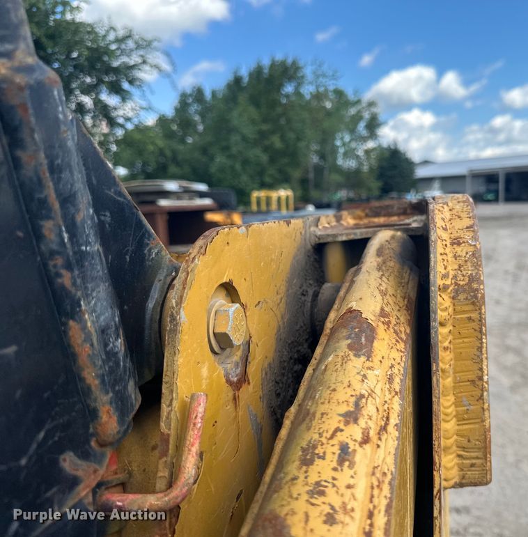 image for item EB2910 2012 Caterpillar 226B3 skid steer loader