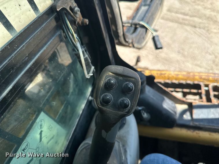 image for item EB2910 2012 Caterpillar 226B3 skid steer loader