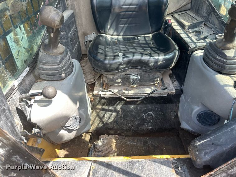 image for item EB2910 2012 Caterpillar 226B3 skid steer loader