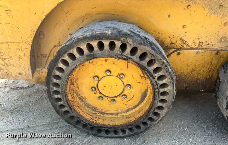 image for item EB2910 2012 Caterpillar 226B3 skid steer loader