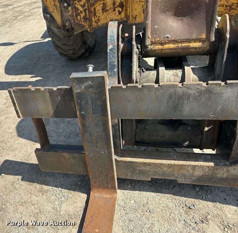 image for item EB2912 2005 Caterpillar TH580B telehandler