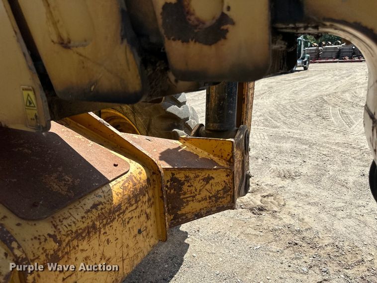 image for item EB2912 2005 Caterpillar TH580B telehandler