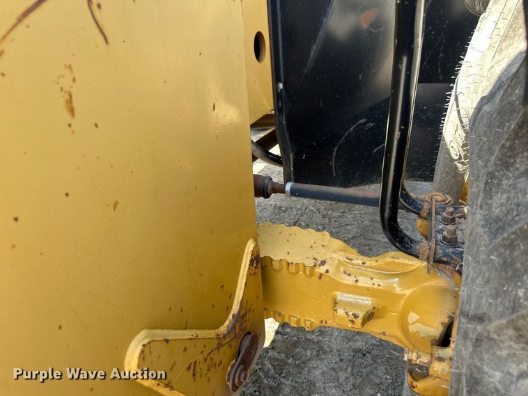 image for item EB2912 2005 Caterpillar TH580B telehandler