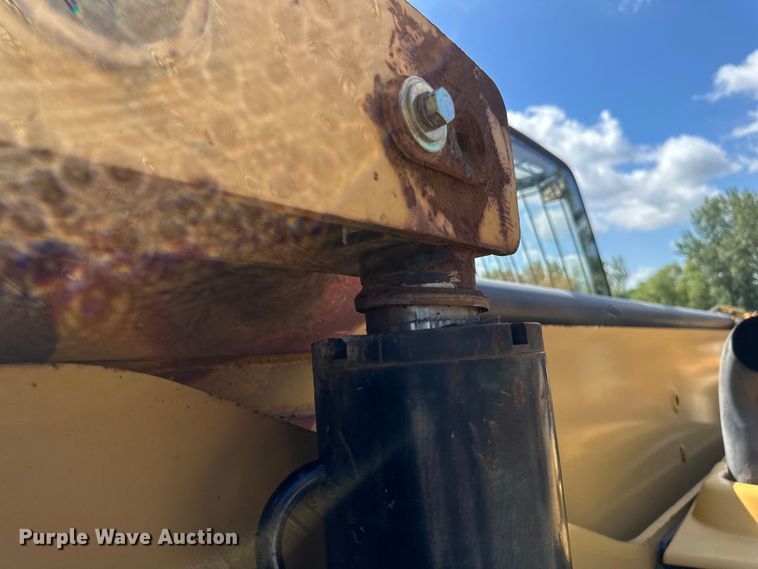 image for item EB2912 2005 Caterpillar TH580B telehandler