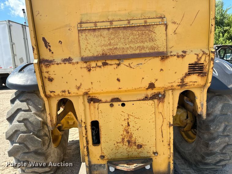 image for item EB2912 2005 Caterpillar TH580B telehandler