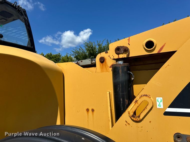 image for item EB2912 2005 Caterpillar TH580B telehandler