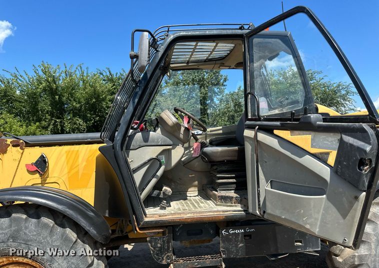 image for item EB2912 2005 Caterpillar TH580B telehandler