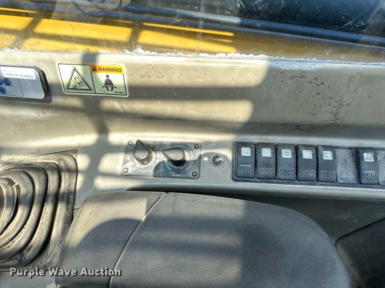 image for item EB2912 2005 Caterpillar TH580B telehandler