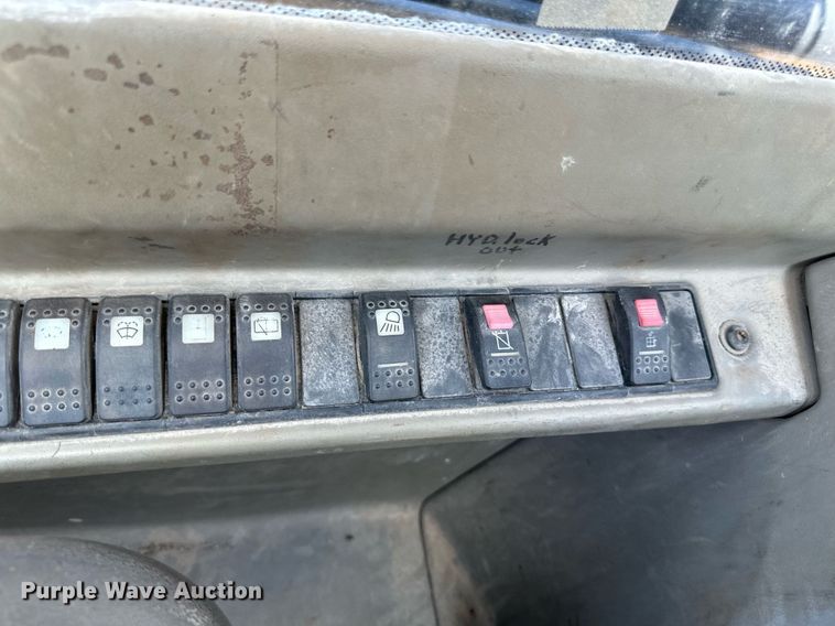 image for item EB2912 2005 Caterpillar TH580B telehandler