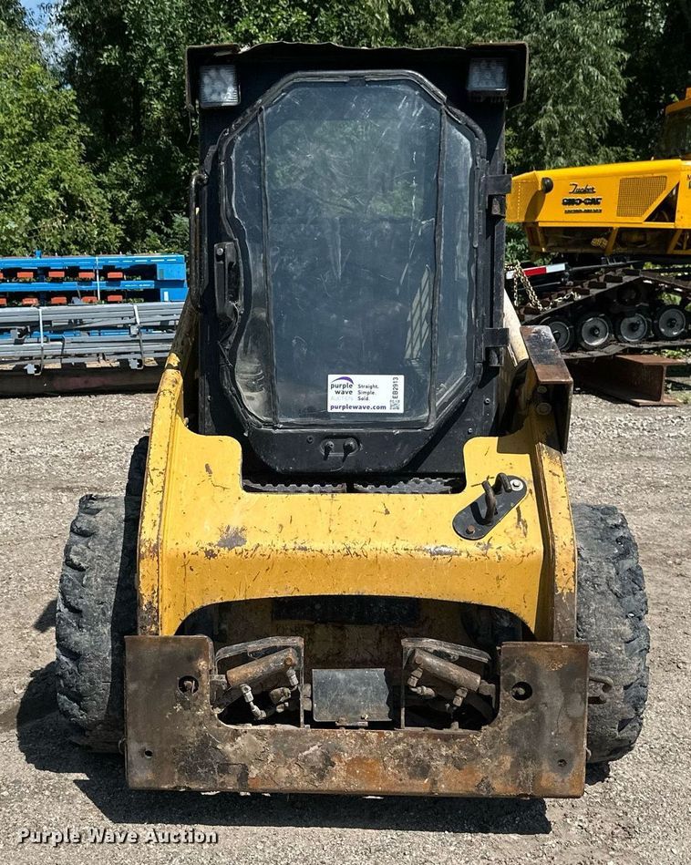 MINI CARGADOR SOBRE RUEDAS 2012 CATERPILLAR 226B3