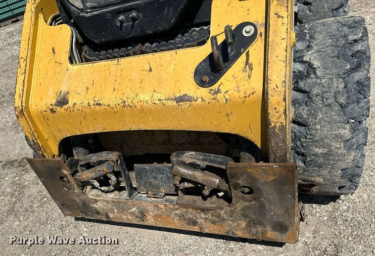image for item EB2913 2012 Caterpillar 226B3 skid steer loader