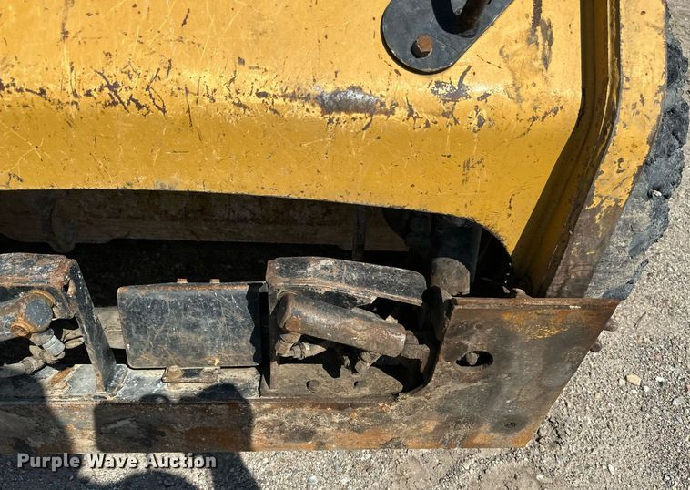 image for item EB2913 2012 Caterpillar 226B3 skid steer loader