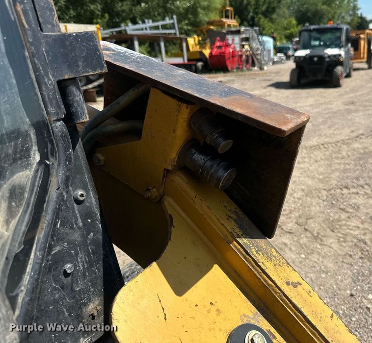 image for item EB2913 2012 Caterpillar 226B3 skid steer loader