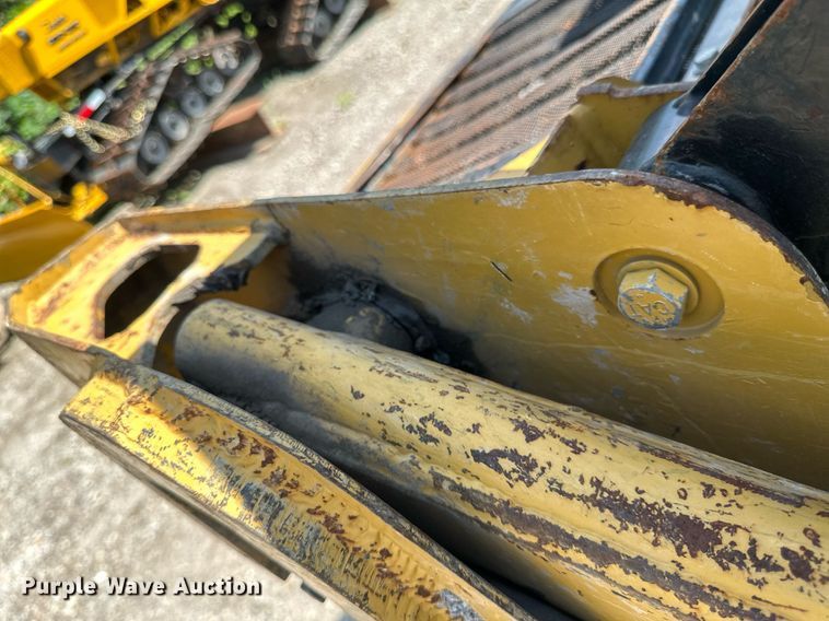 image for item EB2913 2012 Caterpillar 226B3 skid steer loader