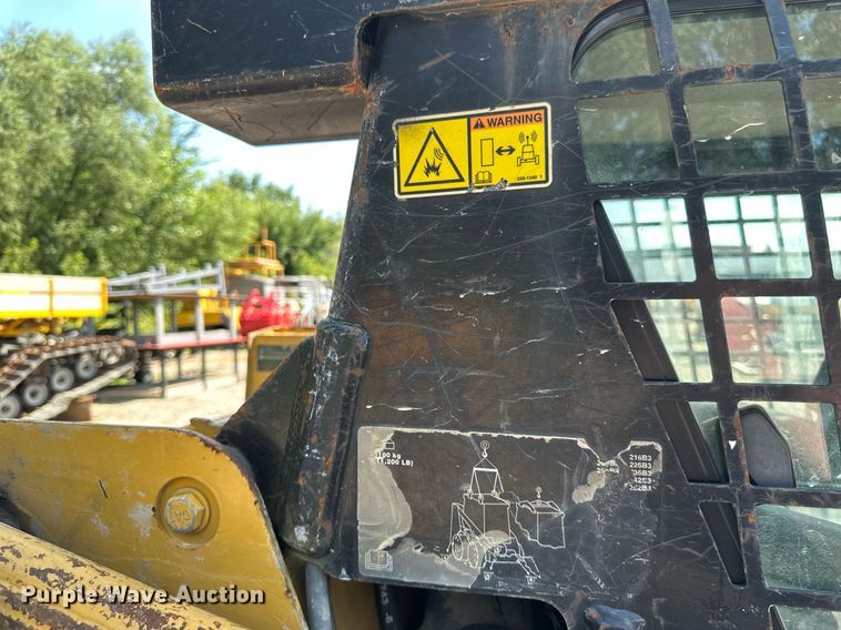 image for item EB2913 2012 Caterpillar 226B3 skid steer loader