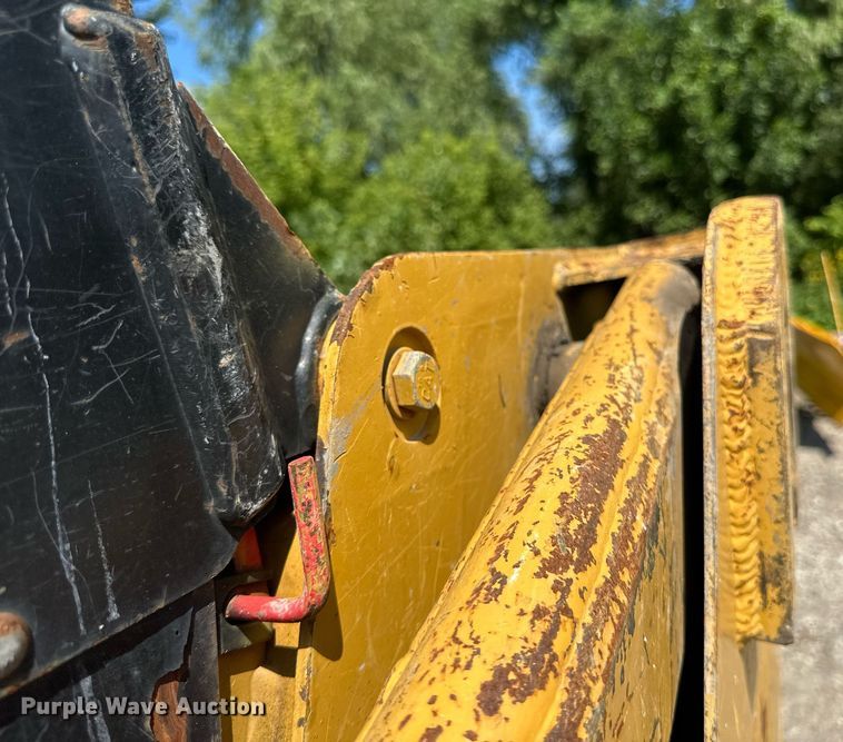 image for item EB2913 2012 Caterpillar 226B3 skid steer loader