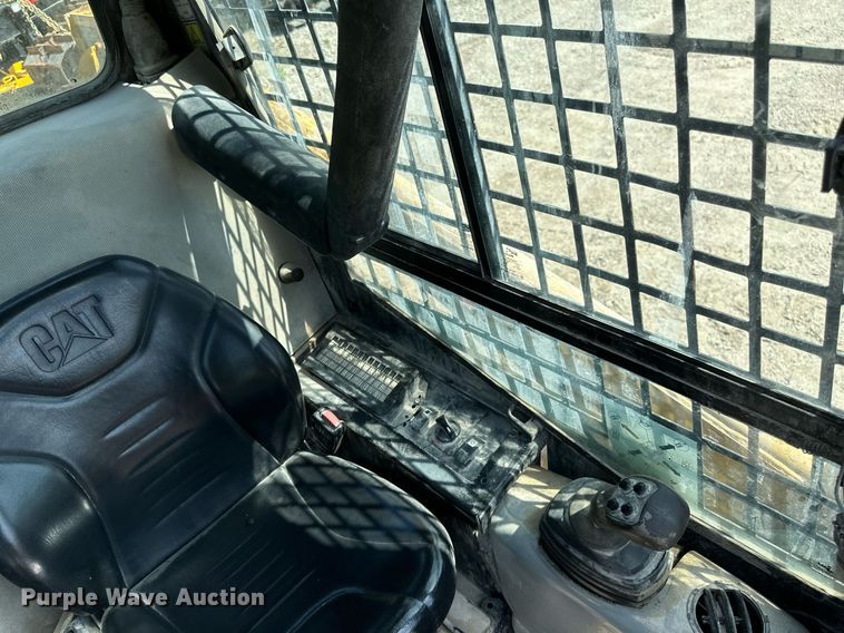 image for item EB2913 2012 Caterpillar 226B3 skid steer loader