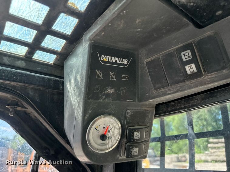 image for item EB2913 2012 Caterpillar 226B3 skid steer loader