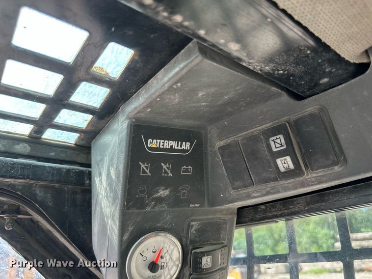 image for item EB2913 2012 Caterpillar 226B3 skid steer loader