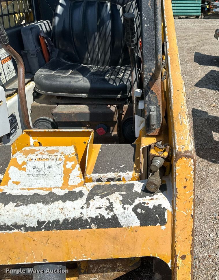 image for item EB2916 2007 Bobcat 463 skid steer loader