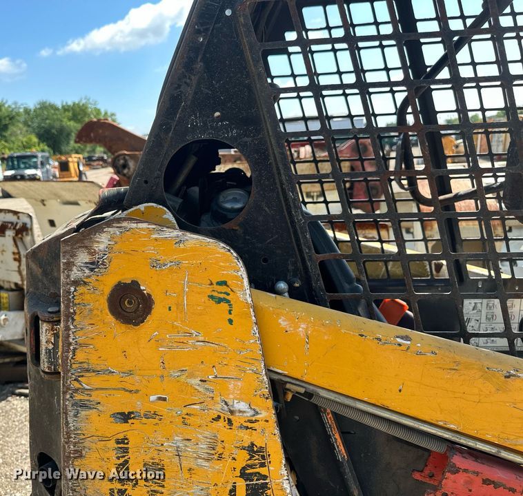 image for item EB2916 2007 Bobcat 463 skid steer loader