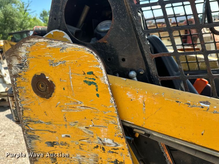 image for item EB2916 2007 Bobcat 463 skid steer loader