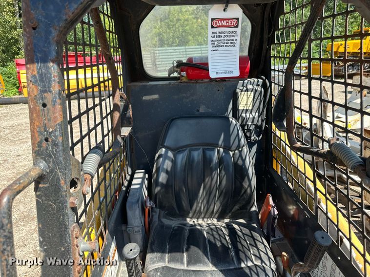 image for item EB2916 2007 Bobcat 463 skid steer loader