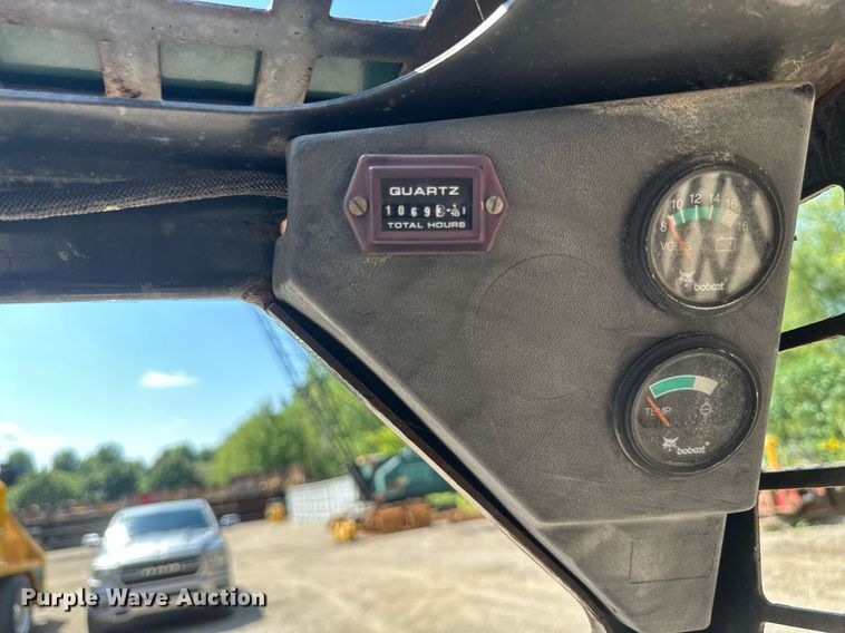 image for item EB2916 2007 Bobcat 463 skid steer loader