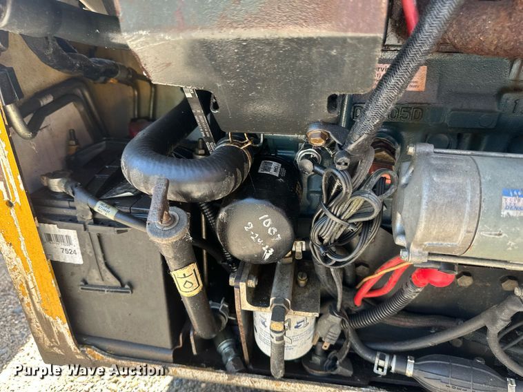 image for item EB2916 2007 Bobcat 463 skid steer loader