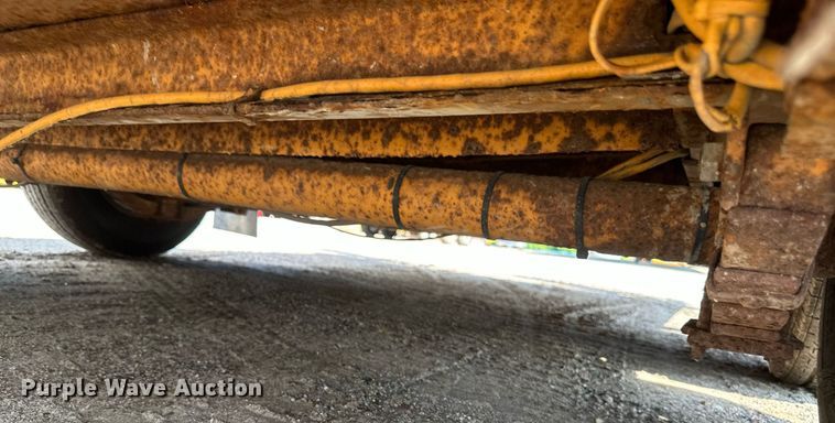 image for item EB2917 1994 Felling FT-12 equipment trailer