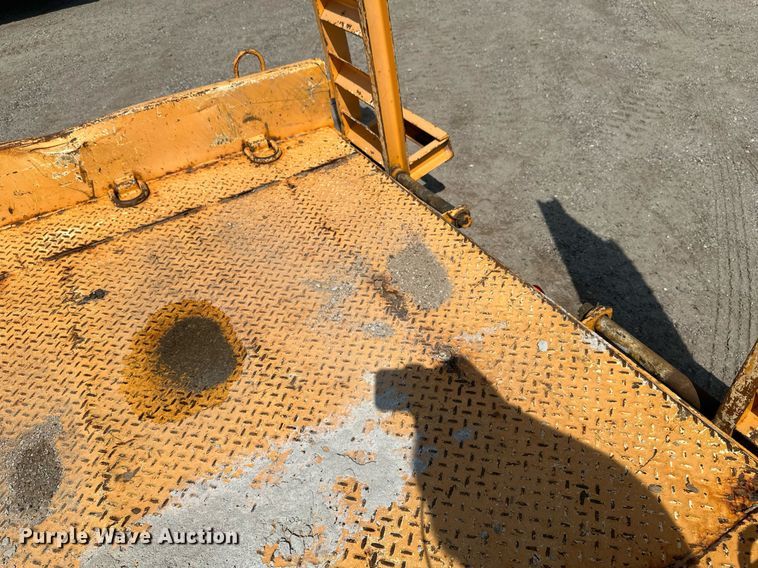 image for item EB2917 1994 Felling FT-12 equipment trailer