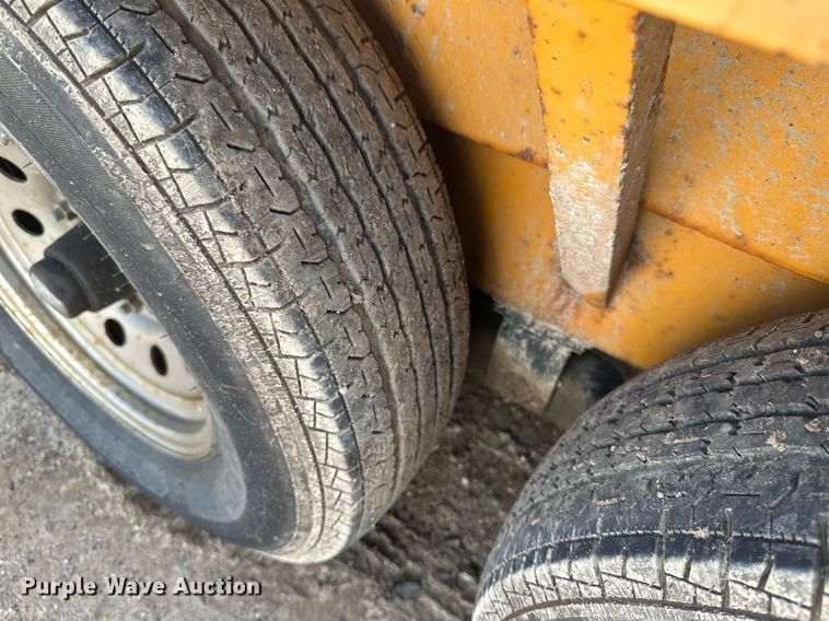 image for item EB2917 1994 Felling FT-12 equipment trailer