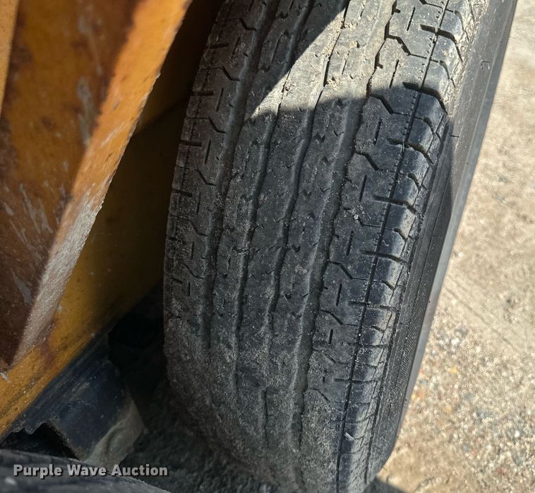 image for item EB2917 1994 Felling FT-12 equipment trailer