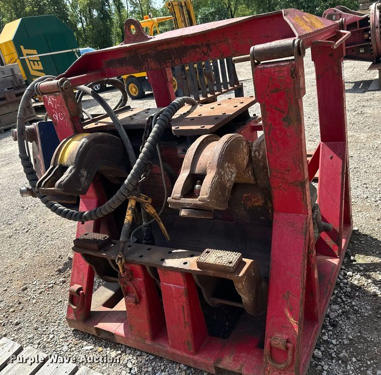 image for item EB2932 Movax SP100 vibrator pile driver