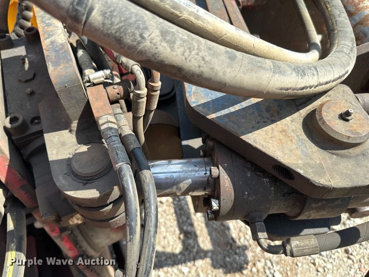 image for item EB2932 Movax SP100 vibrator pile driver