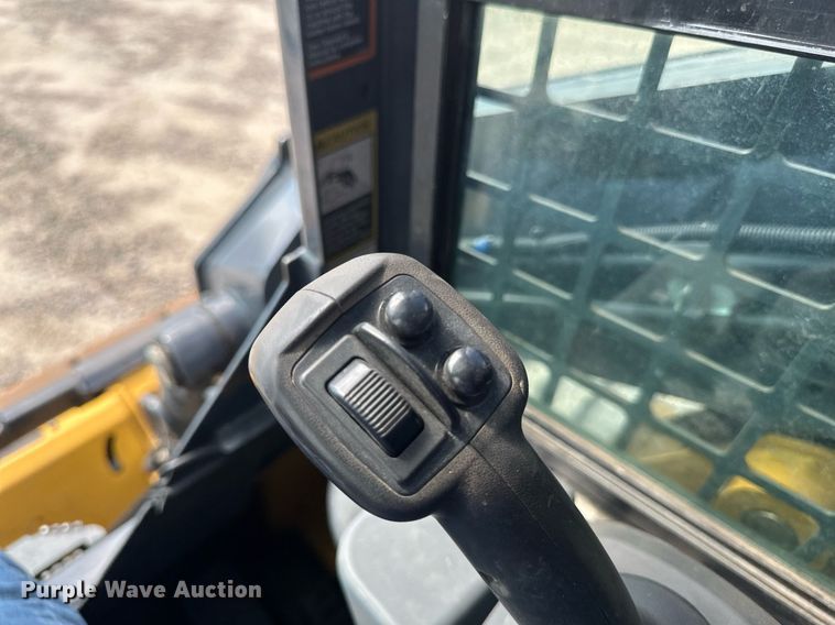 image for item EB2940 2019 John Deere 317G tracked skid steer loader