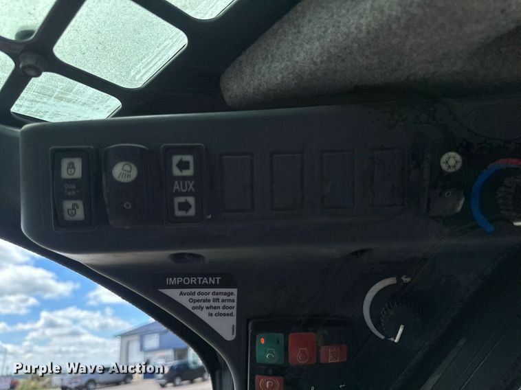 image for item EB2940 2019 John Deere 317G tracked skid steer loader