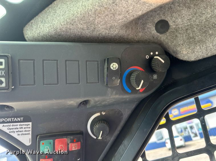 image for item EB2940 2019 John Deere 317G tracked skid steer loader