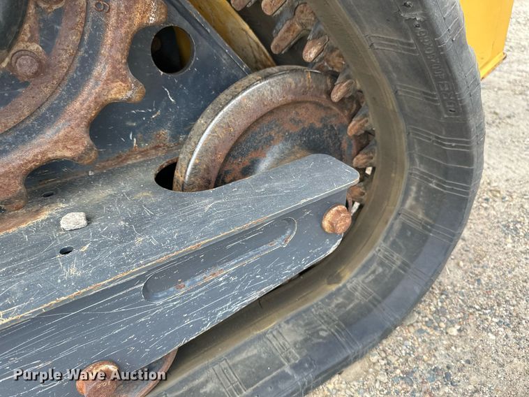 image for item EB2940 2019 John Deere 317G tracked skid steer loader