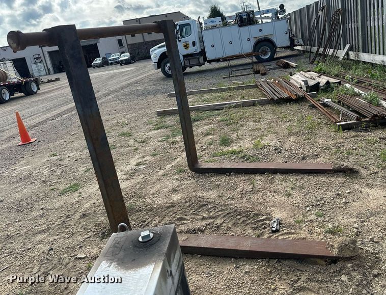 image for item EB2942 Wheel loader forks