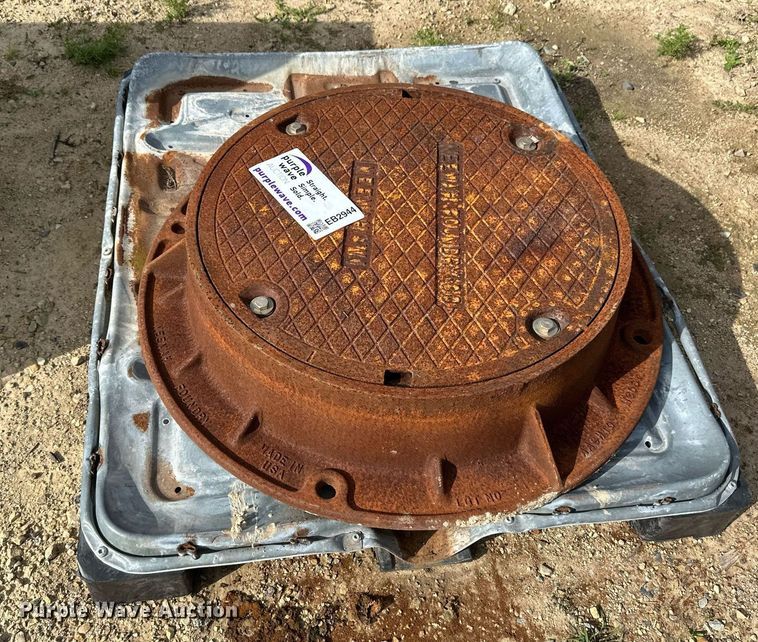 image for item EB2944 Neenah foundry man hole cover